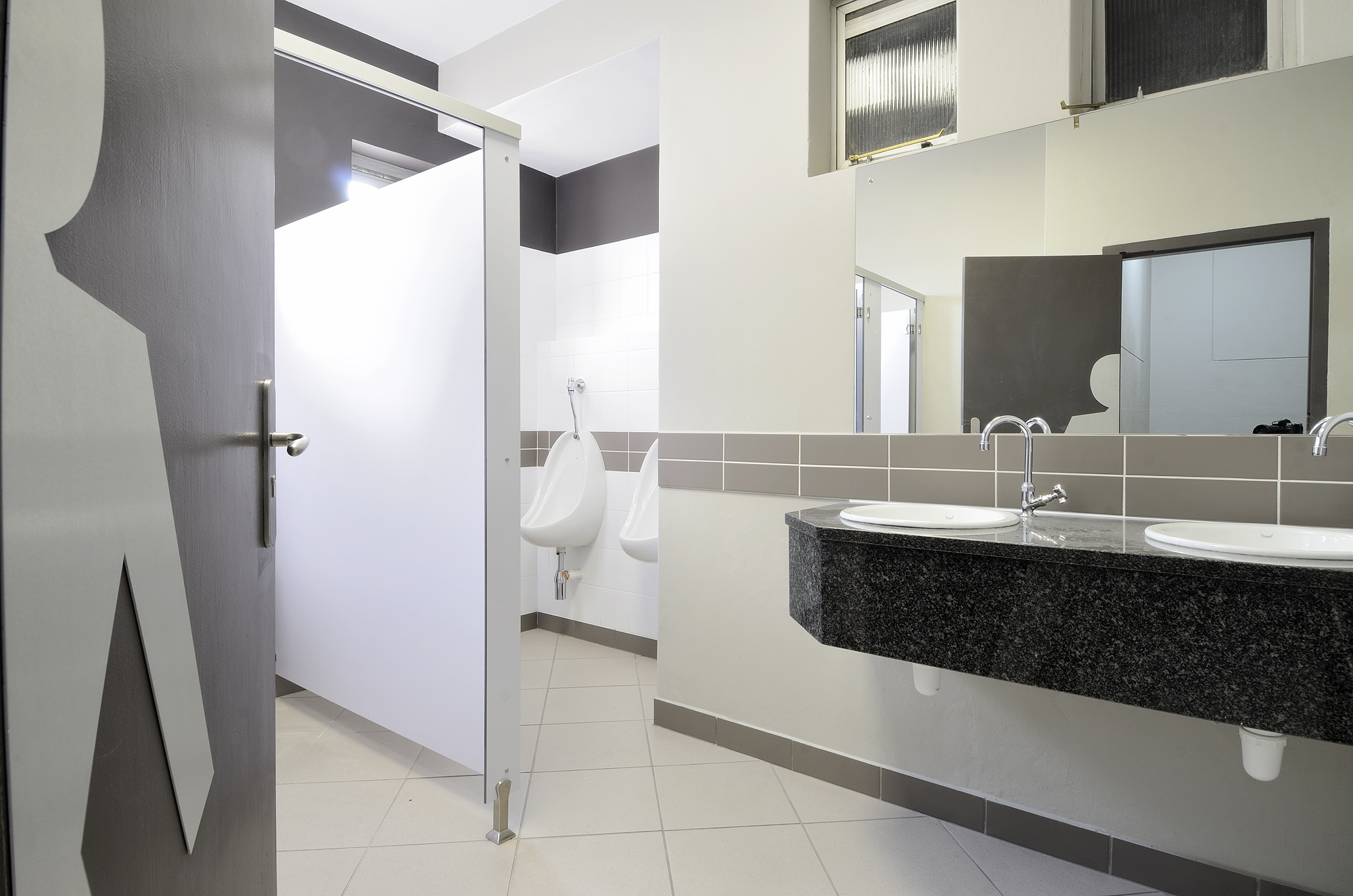 Healthcare consulting rooms available at Lister Medical Centre suitable for general practitioners and specialists.